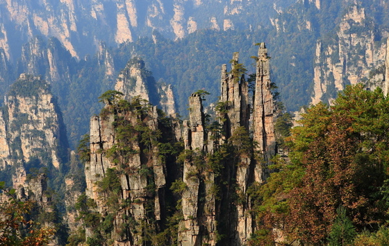 長(zhǎng)沙出發(fā)到黃龍洞、張家界森林公園、天門山仙山、鳳凰五日游