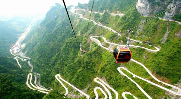 袁家界（袁家寨子）、天子山、十里畫廊、金鞭溪、土司城、天門山、鳳凰古城四日游